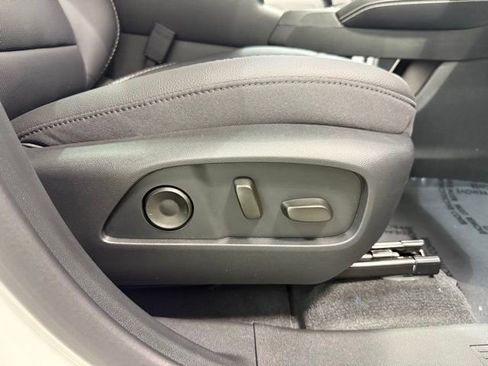 New 2026 GMC Terrain Denali w/ LPO, Black Badging Package AWD/4WD image 31