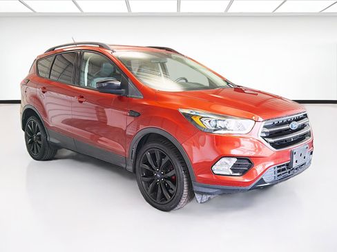 Used 2019 Ford Escape SE image 3