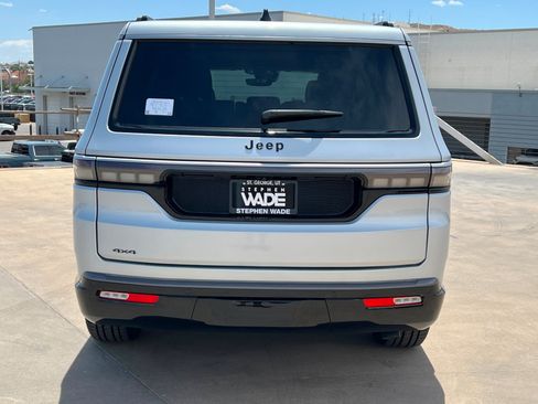 New 2026 Jeep Grand Wagoneer 4WD w/ Premium Group I image 4