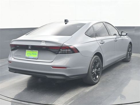 Certified 2025 Honda Accord SE image 7