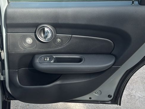 Used 2016 MINI Cooper Clubman image 25