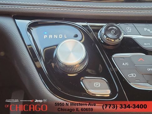 New 2026 Chrysler Pacifica Select AWD/4WD image 29