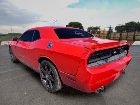 Used 2010 Dodge Challenger R/T RWD image 4