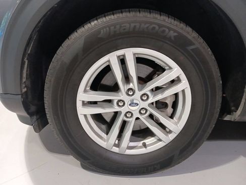 Used 2023 Ford Explorer XLT w/ Equipment Group 202A AWD/4WD image 19