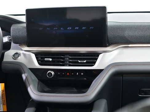 New 2025 Ford Explorer Active w/ Active Comfort Package image 9