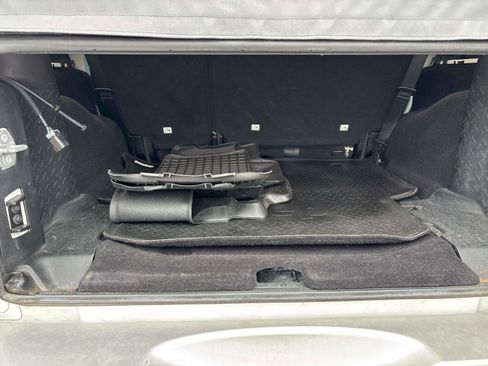 Certified 2017 Jeep Wrangler Unlimited Sahara w/ Connectivity Group image 11