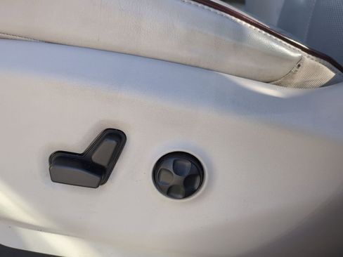 Used 2017 Chrysler Pacifica Limited w/ UConnect Theater Package image 22