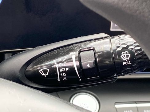 Used 2024 Hyundai Elantra SEL FWD image 12