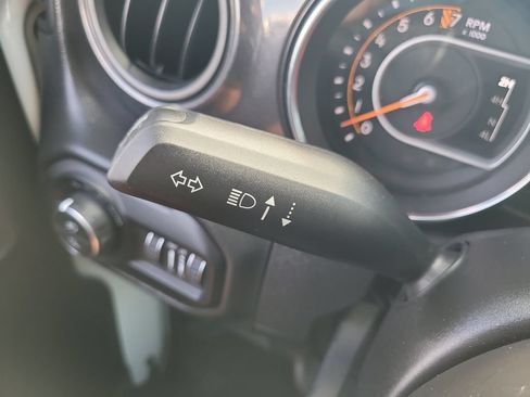 Certified 2022 Jeep Gladiator Sport AWD/4WD image 32