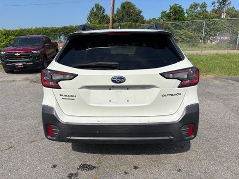 Used 2020 Subaru Outback Premium image 6