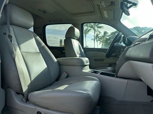 Used 2013 Chevrolet Silverado 2500 LTZ w/ LTZ Plus Package image 9