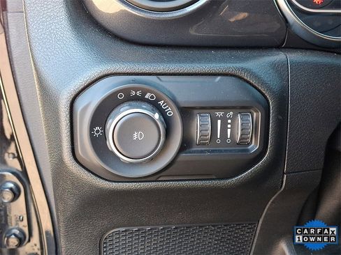 Used 2021 Jeep Wrangler Unlimited Sport image 23