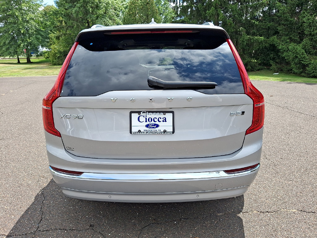 Used 2023 Volvo XC90 B5 Plus AWD/4WD image 8