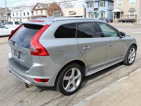 Used 2012 Volvo XC60 T6 R-Design image 4