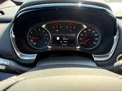 Used 2023 Chevrolet Traverse RS AWD/4WD image 37