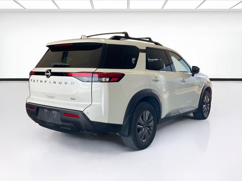 Used 2022 Nissan Pathfinder SV FWD image 4