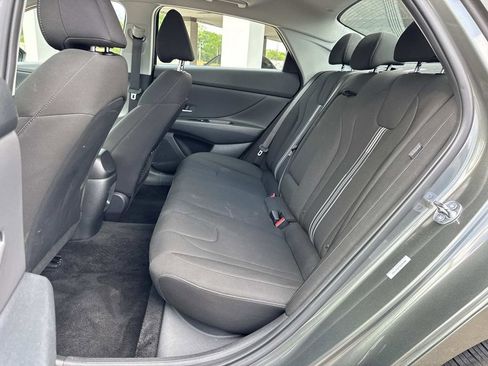 Used 2025 Hyundai Elantra SEL image 28