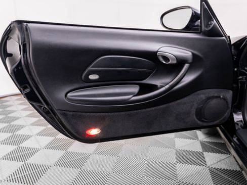 Used 2000 Porsche Boxster RWD image 14