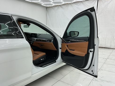 Used 2018 BMW 530e RWD image 17