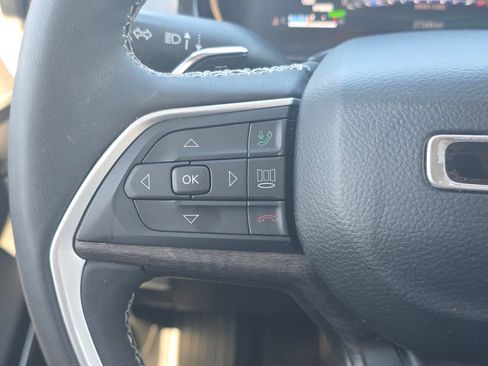 Used 2023 Jeep Grand Cherokee 4WD 4xe image 34