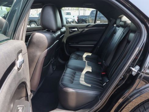 Used 2020 Chrysler 300 S image 37