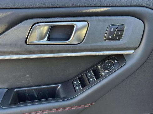 New 2026 Ford Explorer ST-Line w/ ST-Line Street Pack image 18
