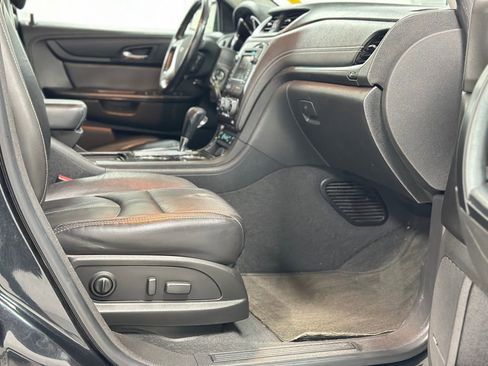 Used 2015 Chevrolet Traverse LT image 24