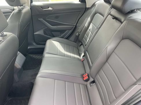 Used 2024 Volkswagen Jetta SE w/ Panoramic Sunroof Package FWD image 24