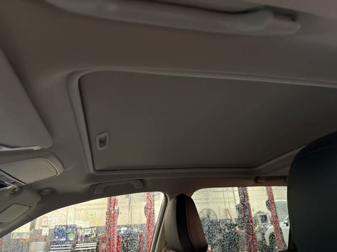 Used 2019 Subaru Forester Touring image 17