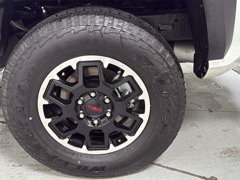 Certified 2025 Toyota Tacoma TRD Off-Road image 23