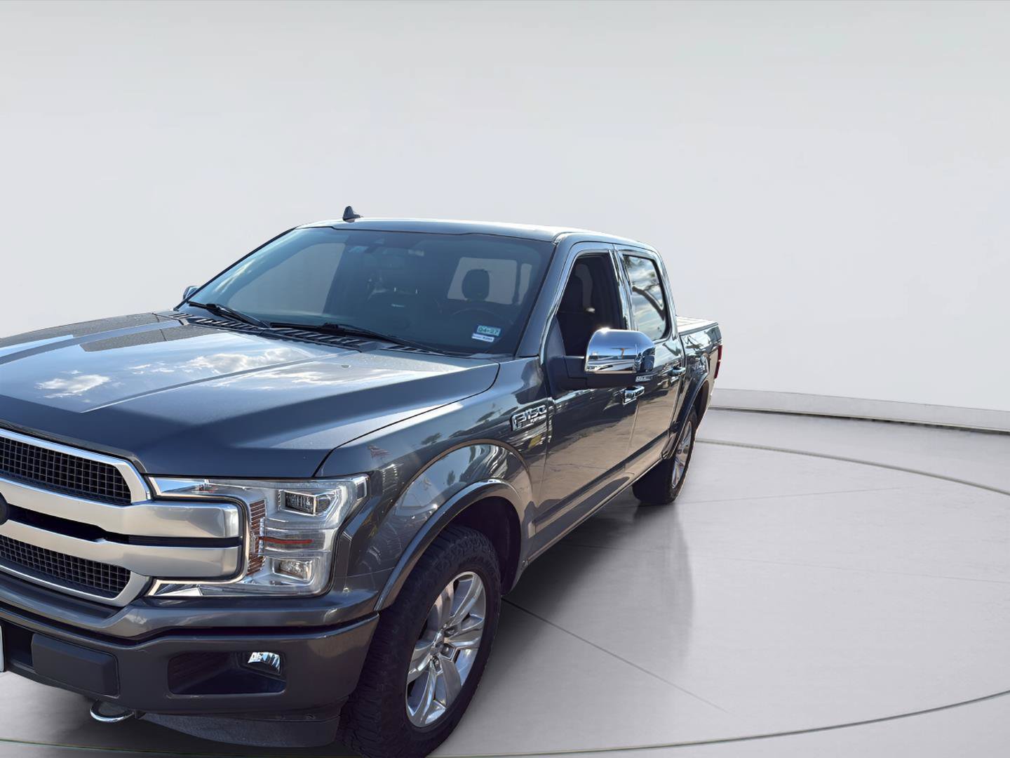 Used 2019 Ford F150 Platinum w/ Equipment Group 701A Luxury AWD/4WD image 1