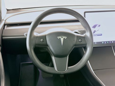 Used 2020 Tesla Model Y Long Range image 16