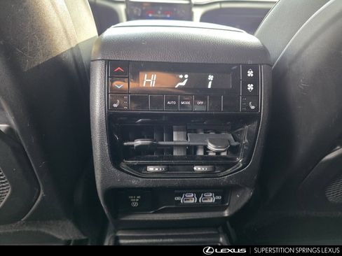 Used 2023 Jeep Grand Cherokee L Limited w/ Black Appearance Package image 27