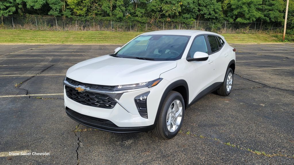 New 2026 Chevrolet Trax LS w/ LS Convenience Package FWD image 5