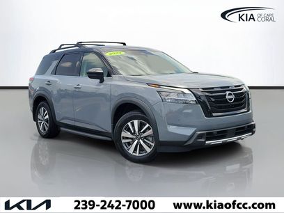 Used 2024 Nissan Pathfinder SL w/ Black Appearance Package