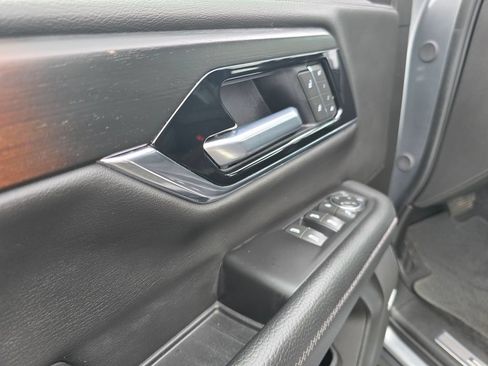 Certified 2025 GMC Yukon Denali AWD/4WD image 11