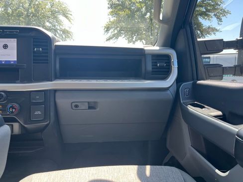 Used 2024 Ford F250 XL w/ STX Appearance Package image 6