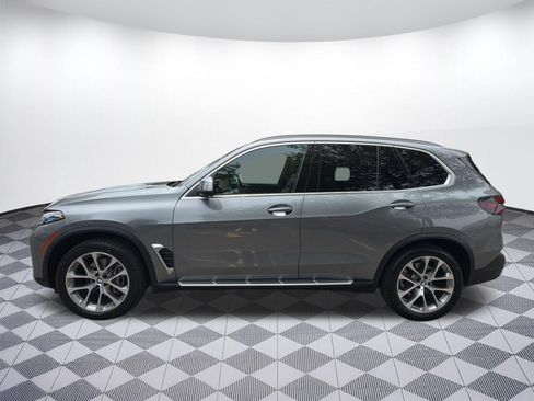 Used 2024 BMW X5 xDrive40i w/ Premium Package AWD/4WD image 2