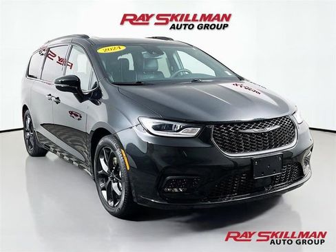 Used 2024 Chrysler Pacifica Limited w/ S Appearance Package FWD image 1