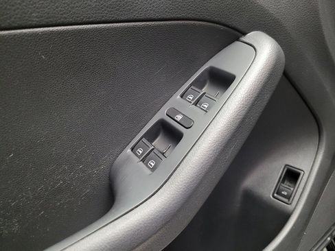 Used 2015 Volkswagen Jetta SE FWD image 27