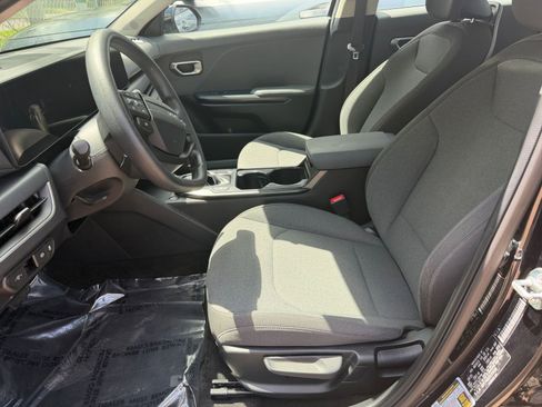 Used 2025 Kia K4 FWD image 25