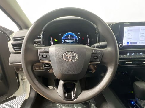 Used 2025 Toyota Camry LE FWD image 17