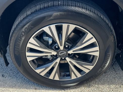 Certified 2023 Nissan Rogue SV FWD image 10