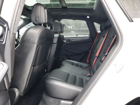 Used 2015 Porsche Macan Turbo AWD/4WD image 29