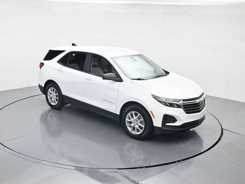 Used 2024 Chevrolet Equinox LS w/ LS Convenience Package FWD image 40