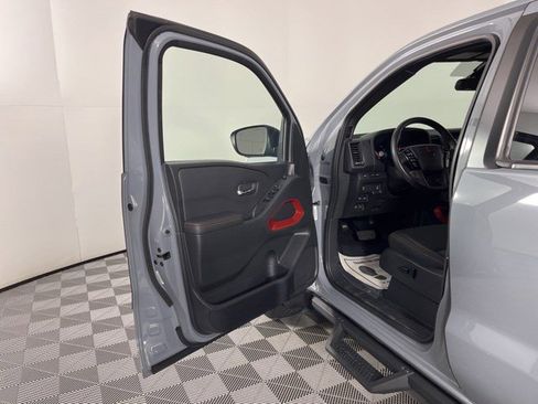 Used 2023 Nissan Frontier PRO-4X w/ Pro Convenience Package AWD/4WD image 14