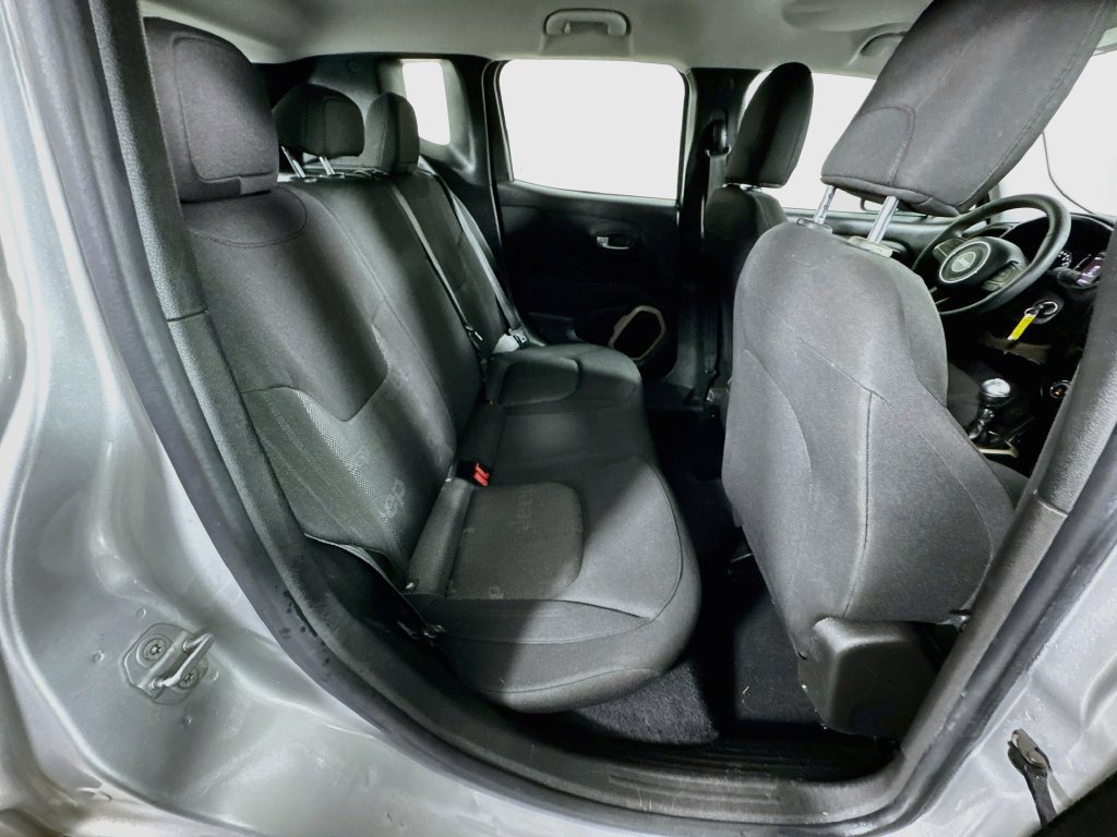Used 2015 Jeep Renegade Sport w/ Power & Air Group FWD image 29