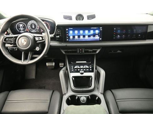 Certified 2026 Porsche Cayenne GTS AWD/4WD image 6