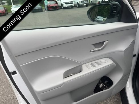 Used 2025 Hyundai Kona SEL AWD/4WD image 10