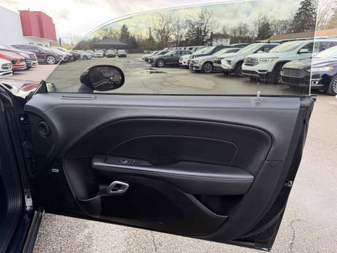 Used 2022 Dodge Challenger R/T w/ Plus Package image 17